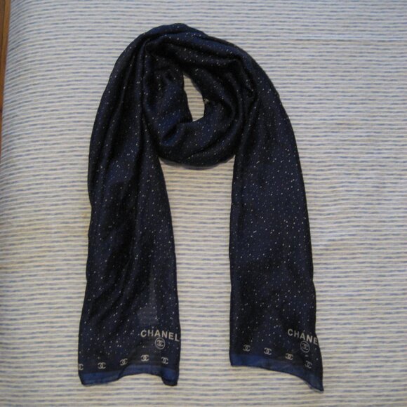 Vintage Chanel Wide Silk Shawl Scarf, Blue White, Silk - Picture 10 of 10